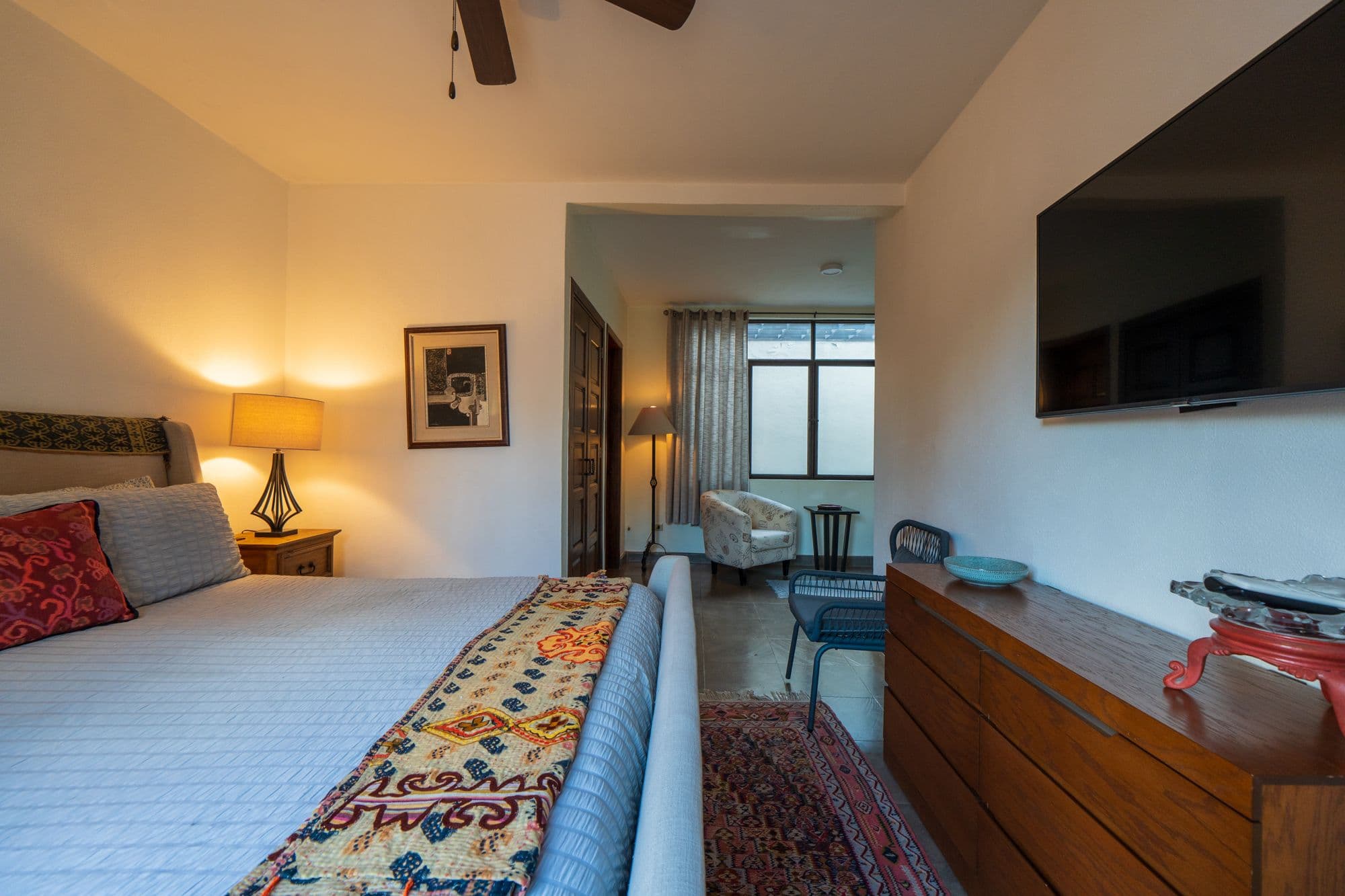 Casa Leslie — San Antonio, San Miguel de Allende — photo 12 — luminous master suite, refined comfort