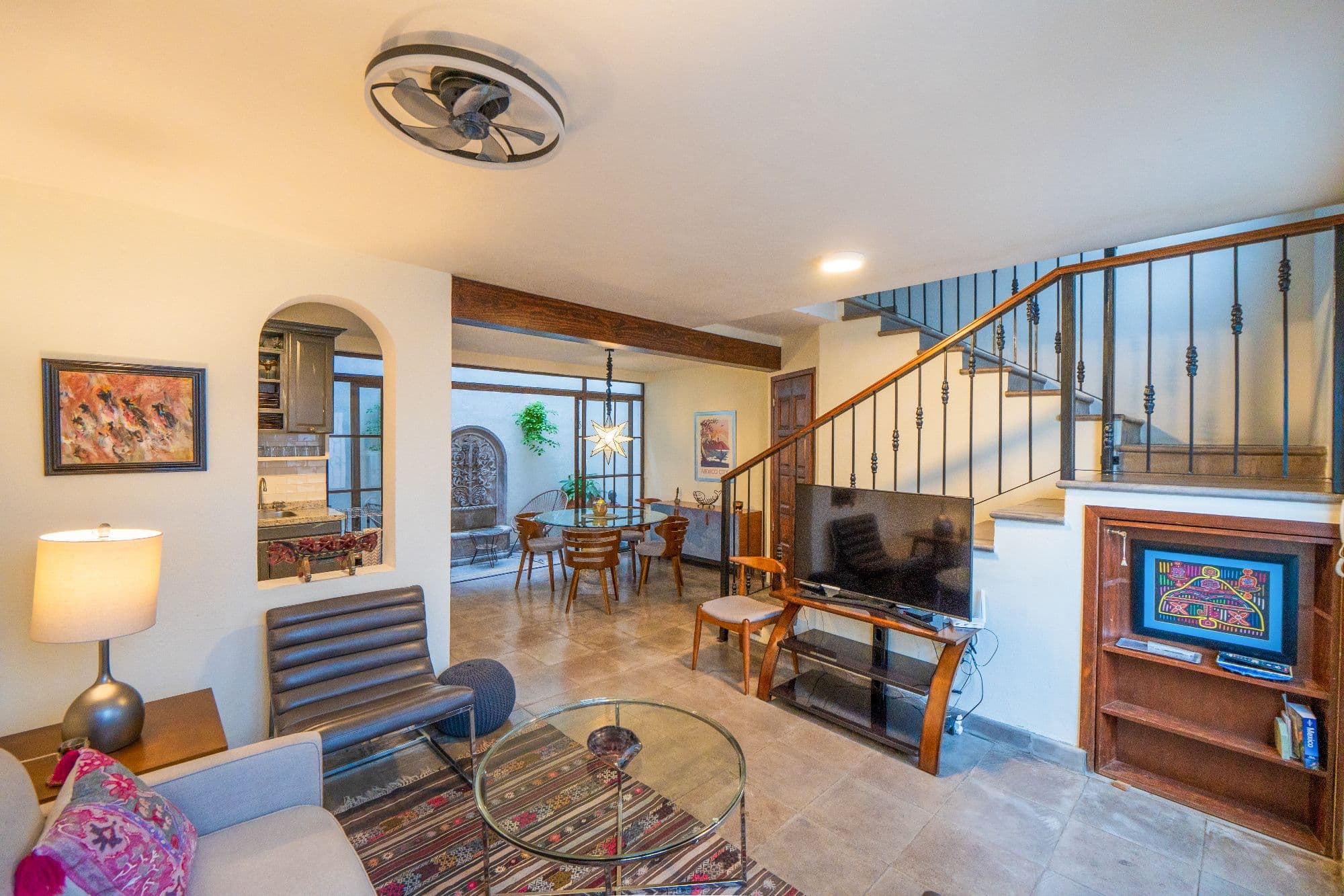 Casa Leslie — San Antonio, San Miguel de Allende — photo 2 — sophisticated open-concept living with architectural charm
