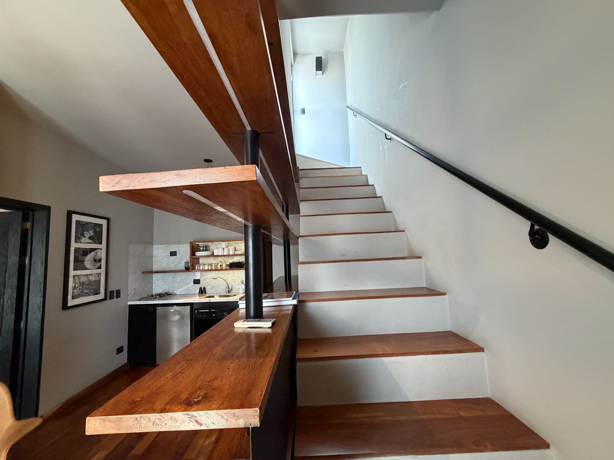 Departamento Umarán — Centro, San Miguel de Allende — photo 13 — modern staircase, open-plan luxury living