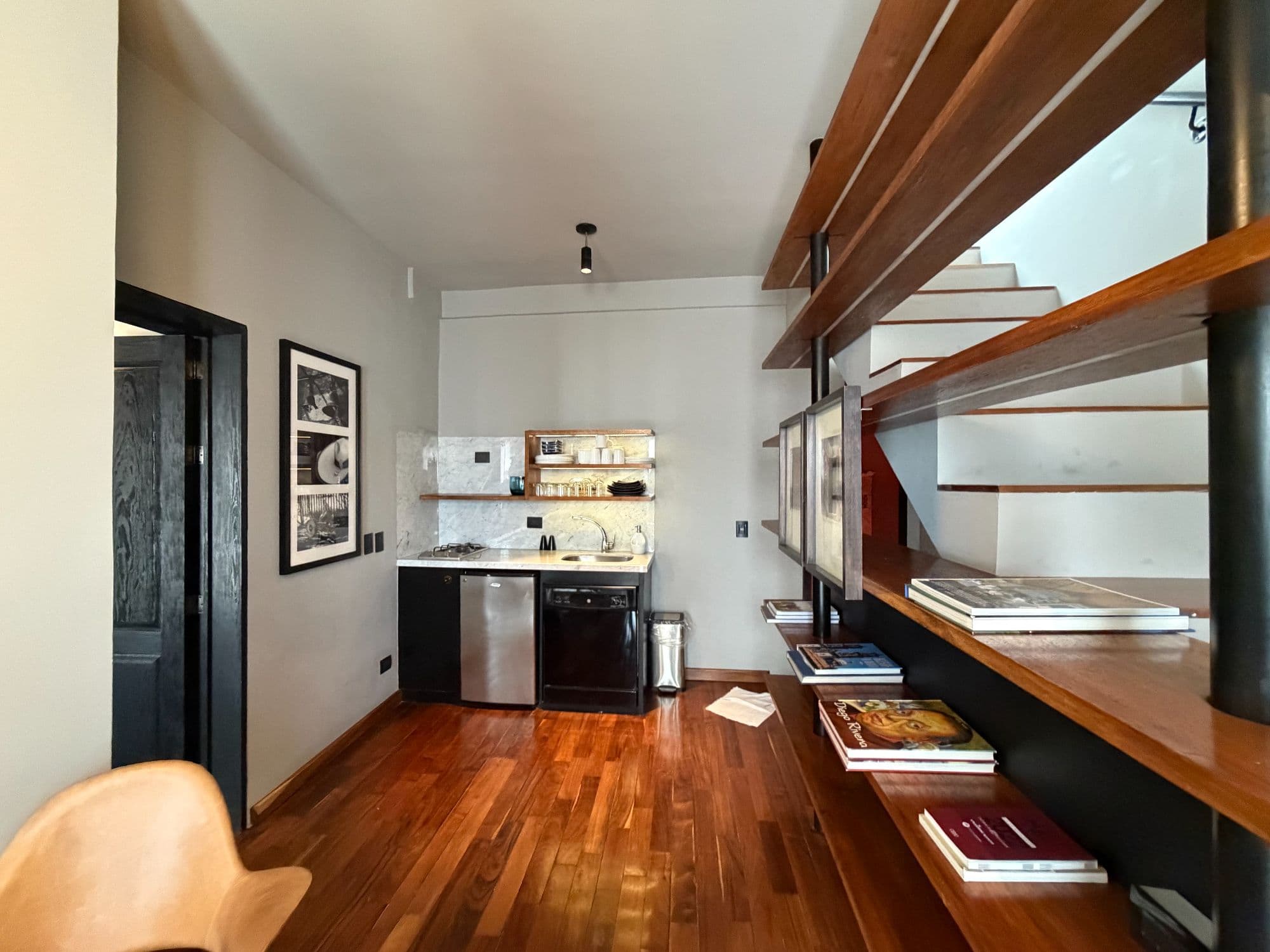 Departamento Umarán — Centro, San Miguel de Allende — photo 12 — sophisticated loft with exposed beams