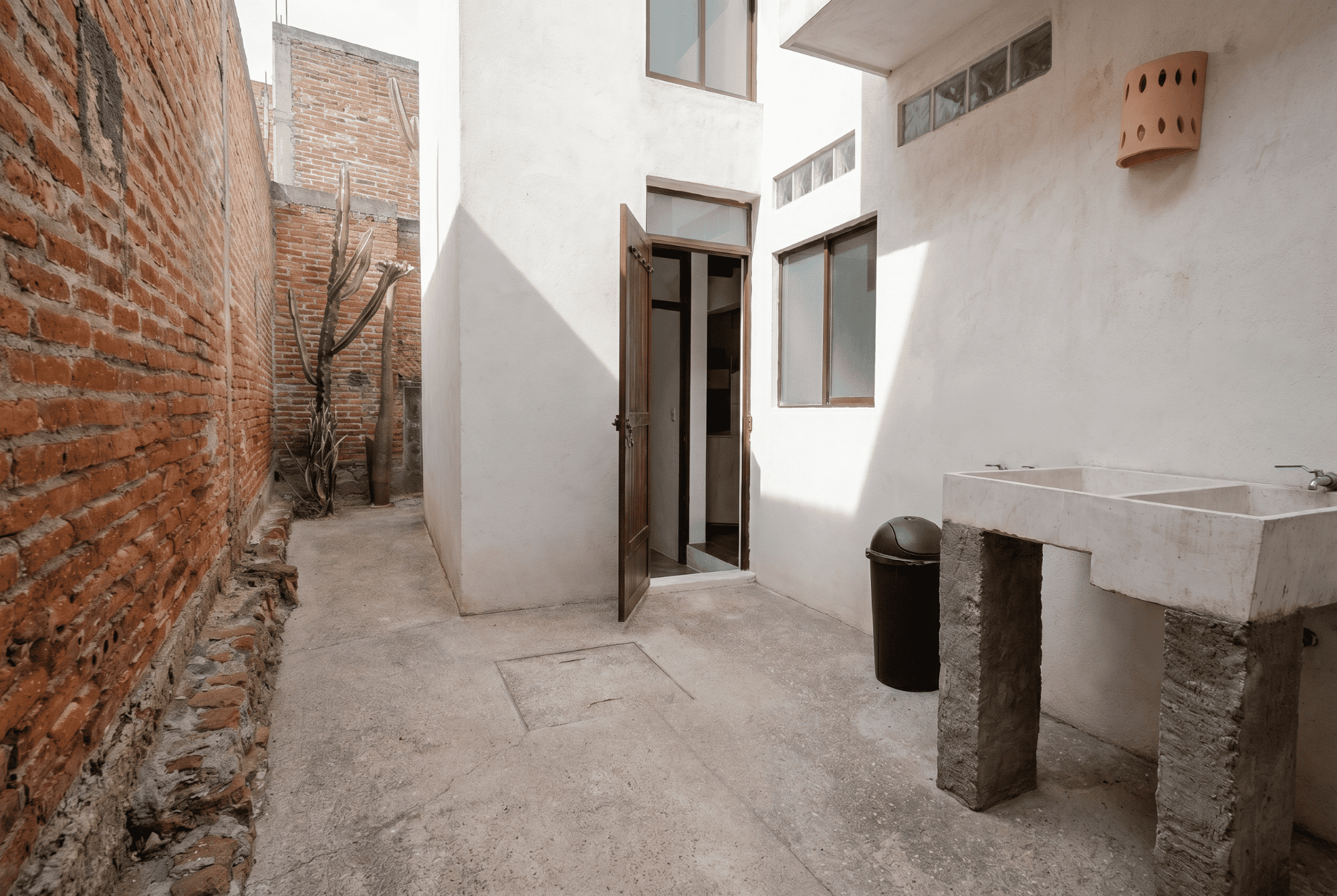 Casa Toro — San Miguel de Allende Centro, San Miguel de Allende — photo 9 — charming courtyard with authentic character