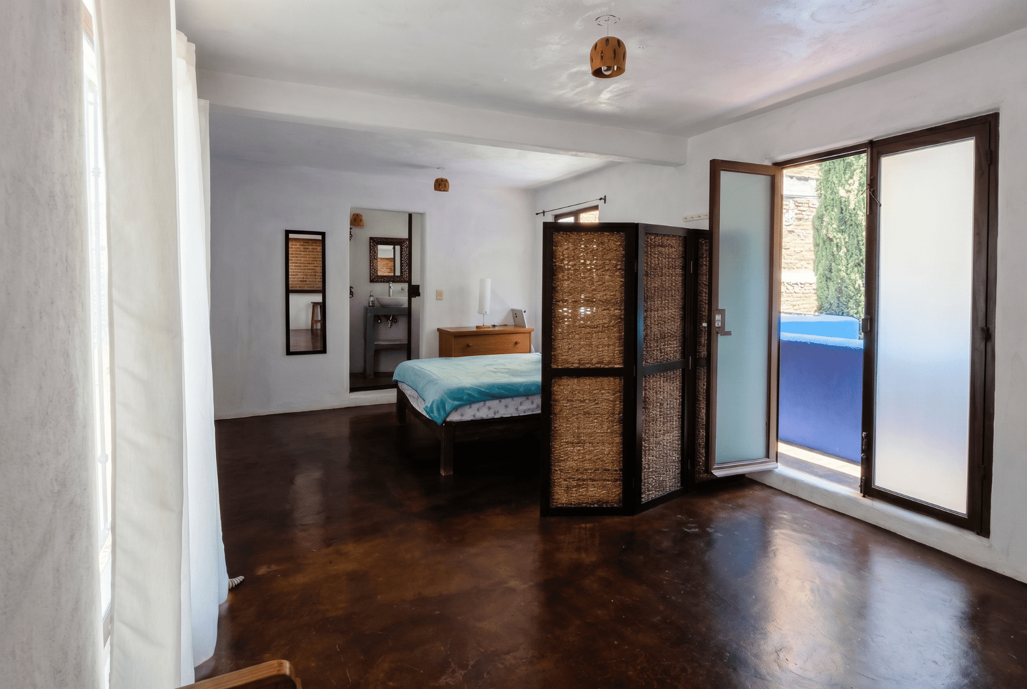 Casa Toro — San Miguel de Allende Centro, San Miguel de Allende — photo 15 — spacious master suite, natural light, pool access