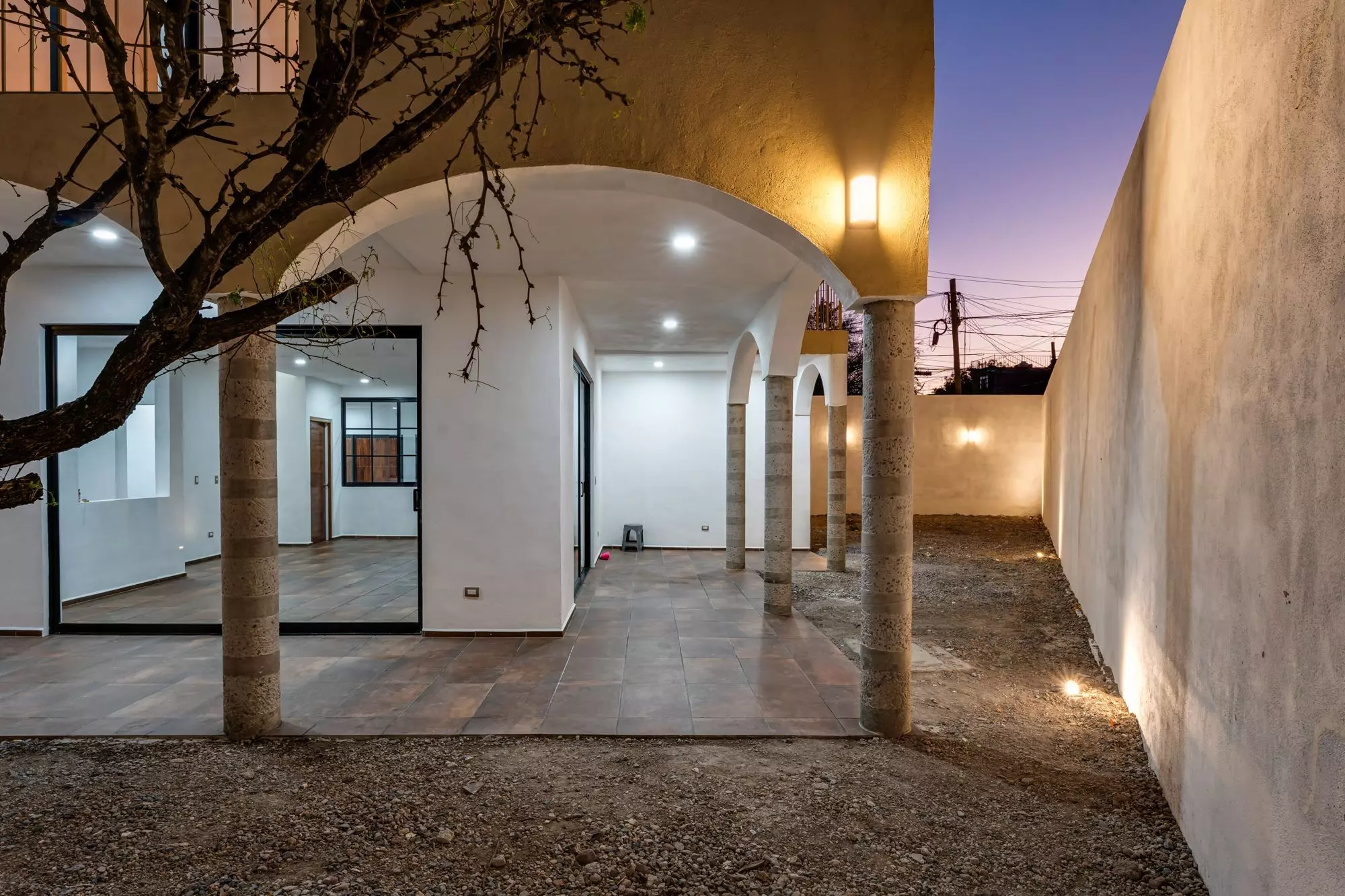 Casa Albor — La Palmita, San Miguel de Allende — photo 25 — elegant courtyard with soaring arches
