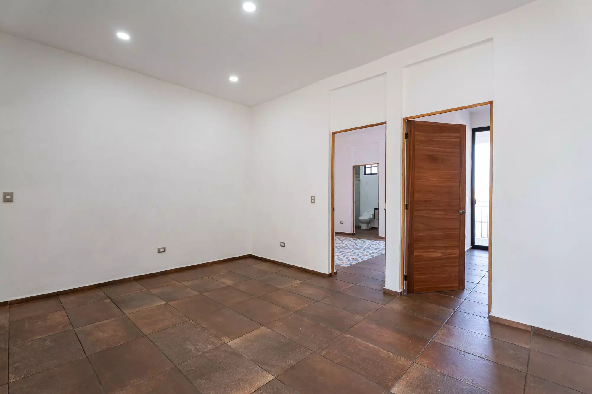 Casa Albor — La Palmita, San Miguel de Allende — photo 2 — spacious light-filled room, warm terracotta floors