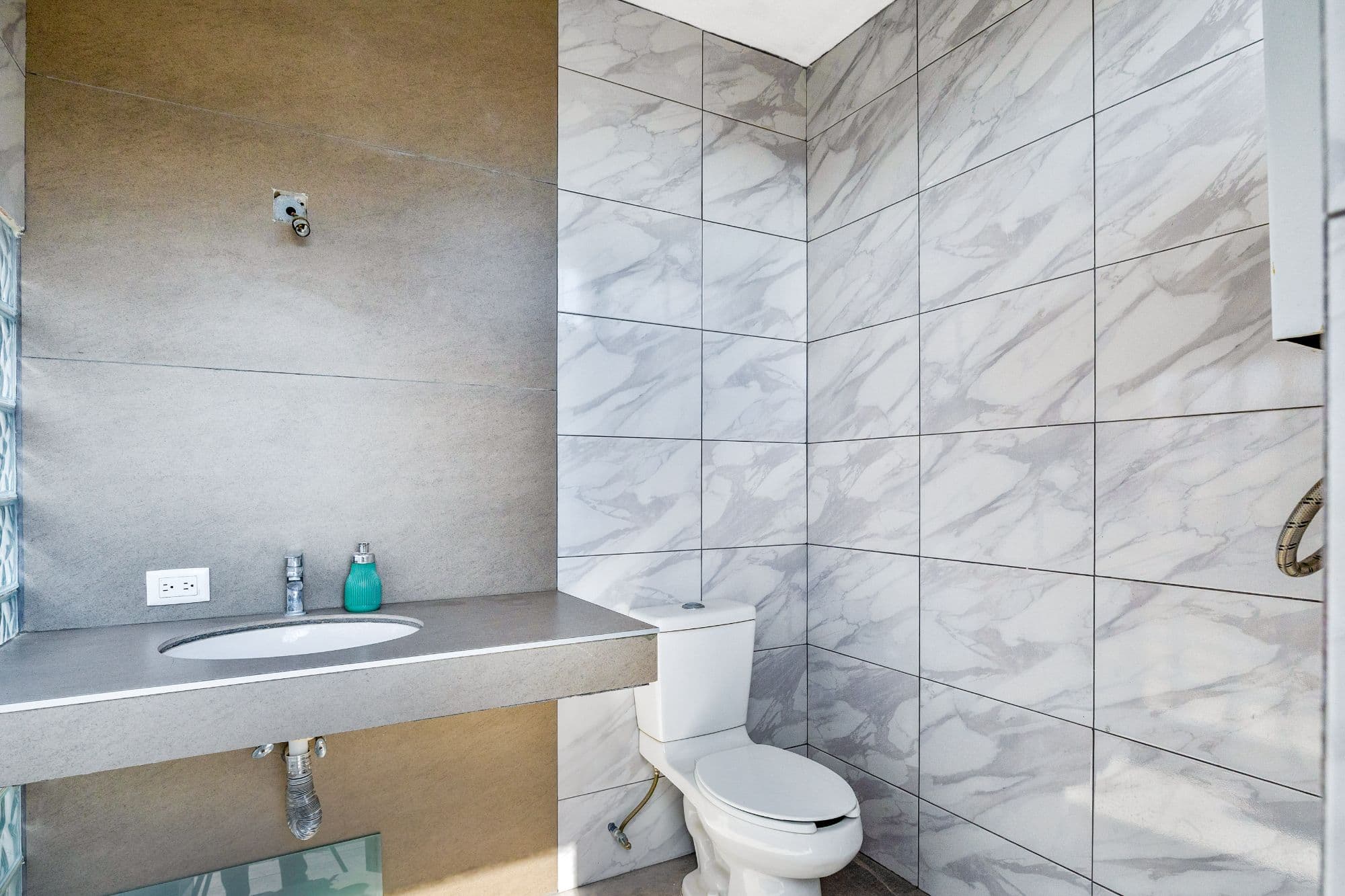 Casa Dalias — Lindavista, San Miguel de Allende — photo 26 — contemporary marble spa bathroom