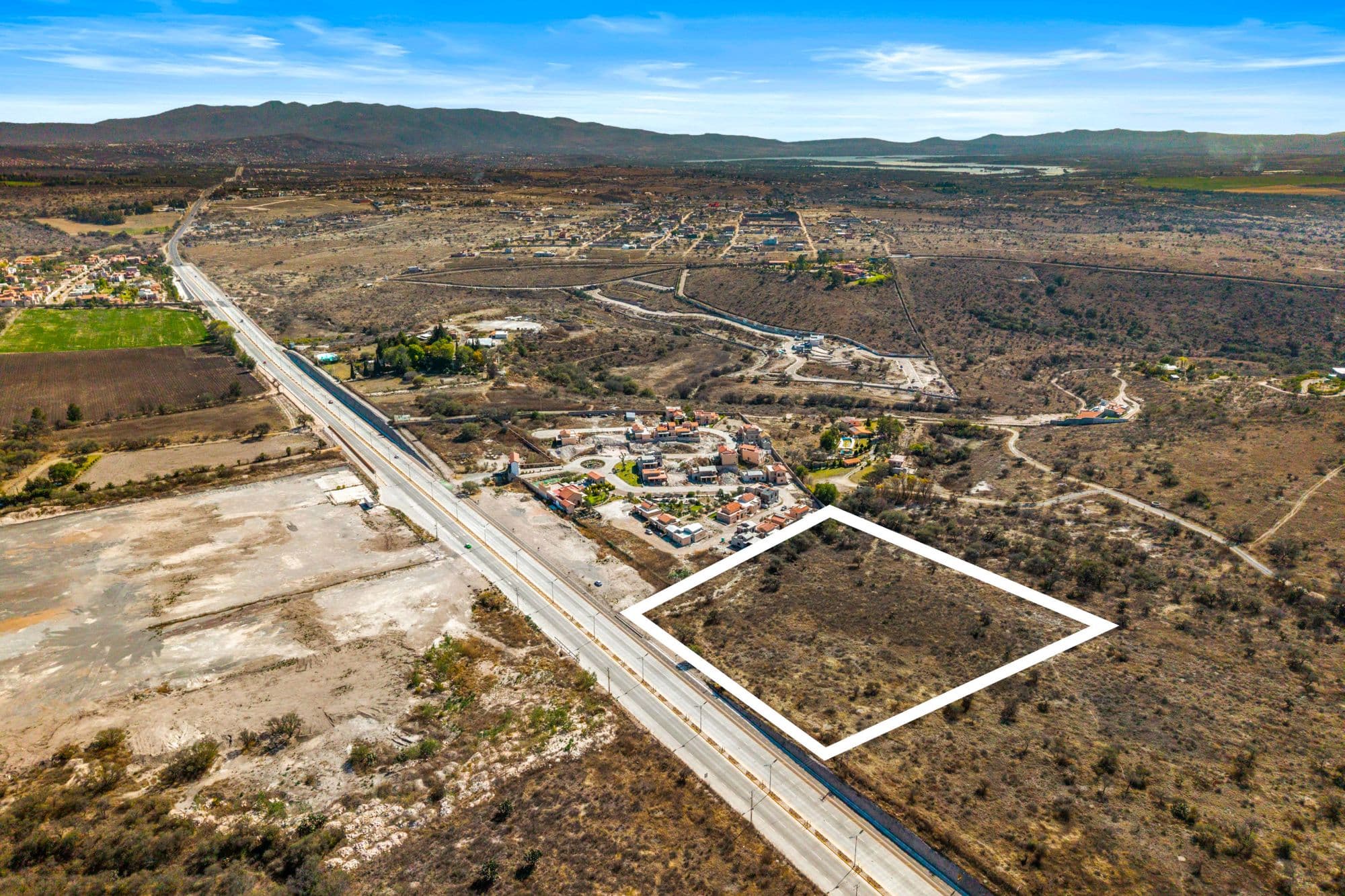 El Cortijo Lot — El Cortijo, San Miguel de Allende — photo 7 — prime highway-adjacent development opportunity awaits
