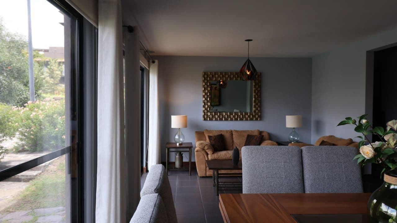 Propiedad en Venta en Zirándaro | San Miguel de Allende — Zirándaro, San Miguel de Allende — photo 8 — luminous open-concept living space