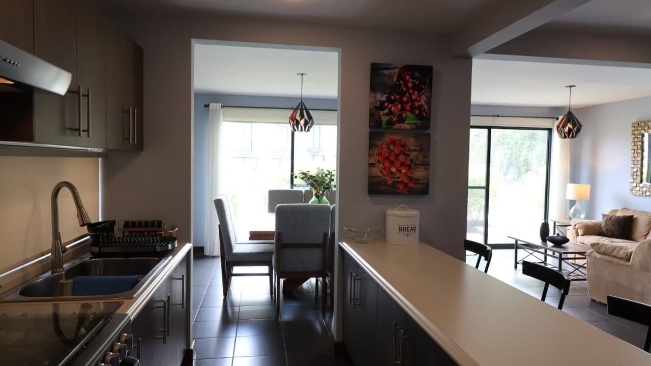 Propiedad en Venta en Zirándaro | San Miguel de Allende — Zirándaro, San Miguel de Allende — photo 7 — contemporary open-plan living, abundant natural light