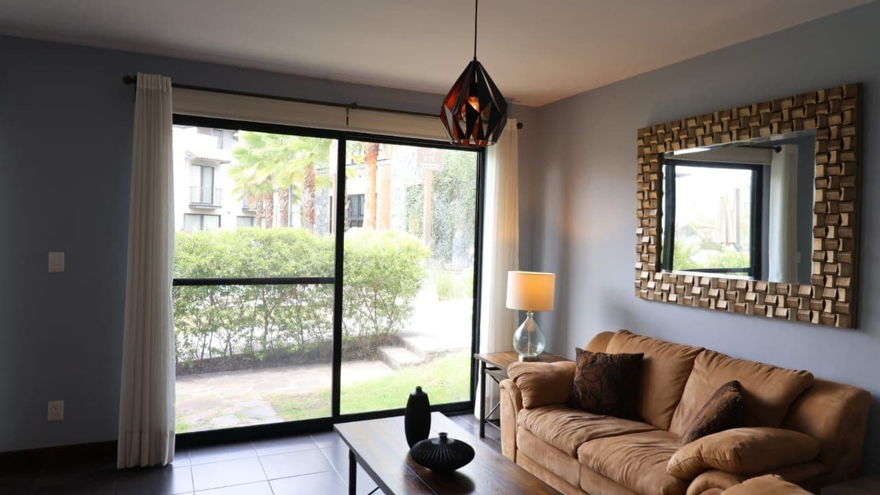 Propiedad en Venta en Zirándaro | San Miguel de Allende — Zirándaro, San Miguel de Allende — photo 10 — radiant garden views, contemporary elegance