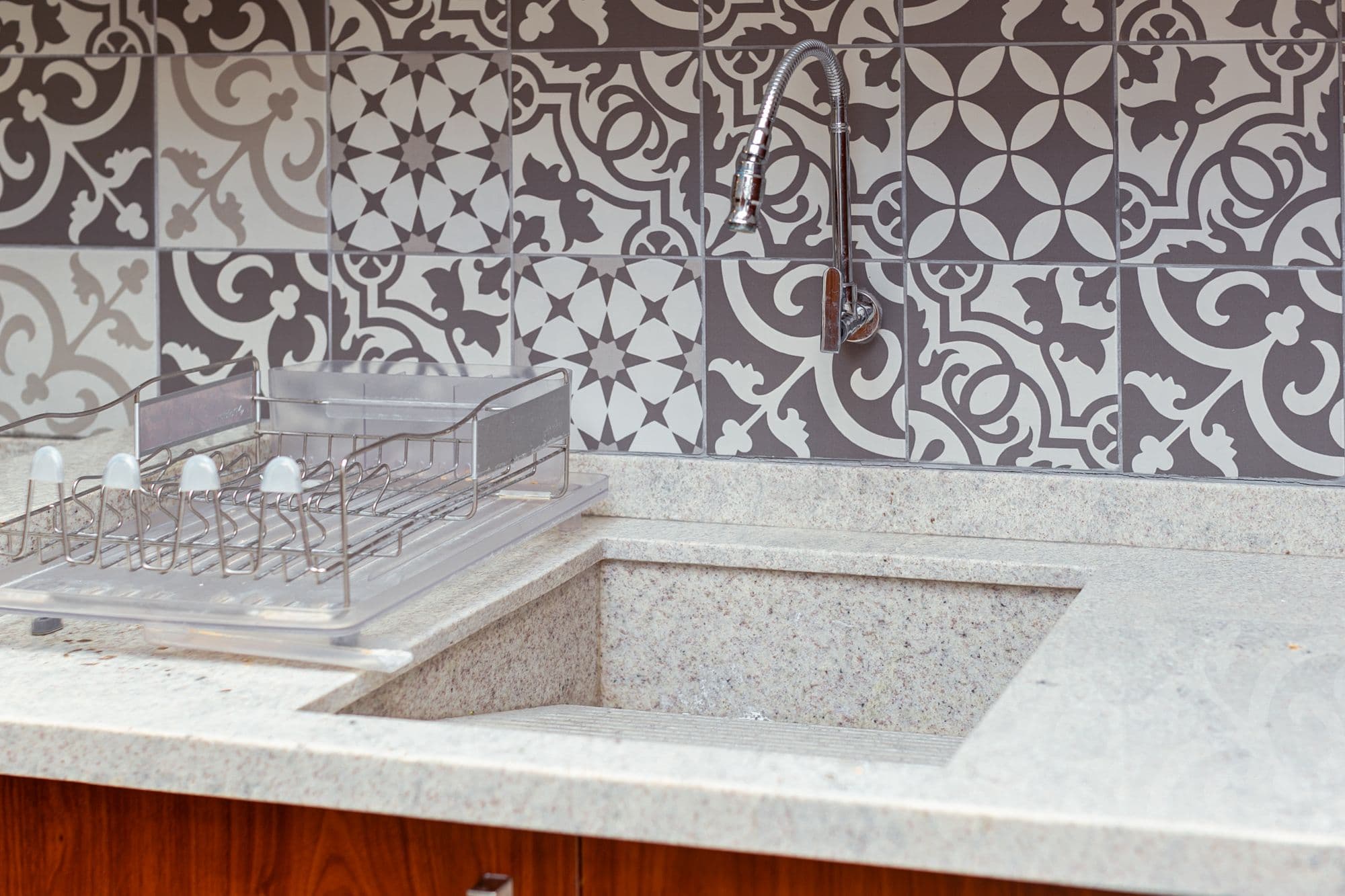 Casa Circuito El Reloj — Zirándaro, San Miguel de Allende — photo 3 — artisanal kitchen with moroccan-inspired tilework