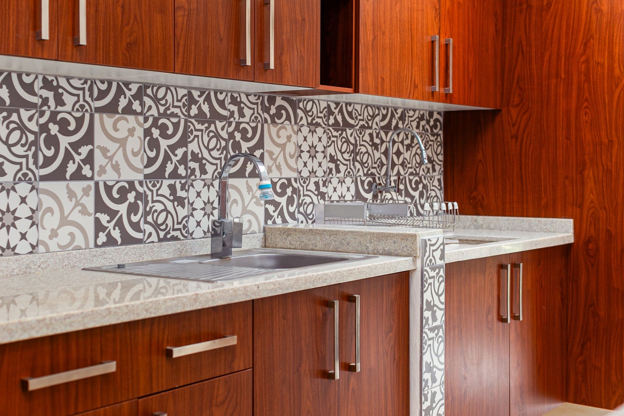Casa Circuito El Reloj — Zirándaro, San Miguel de Allende — photo 4 — artisan-crafted kitchen with moroccan elegance