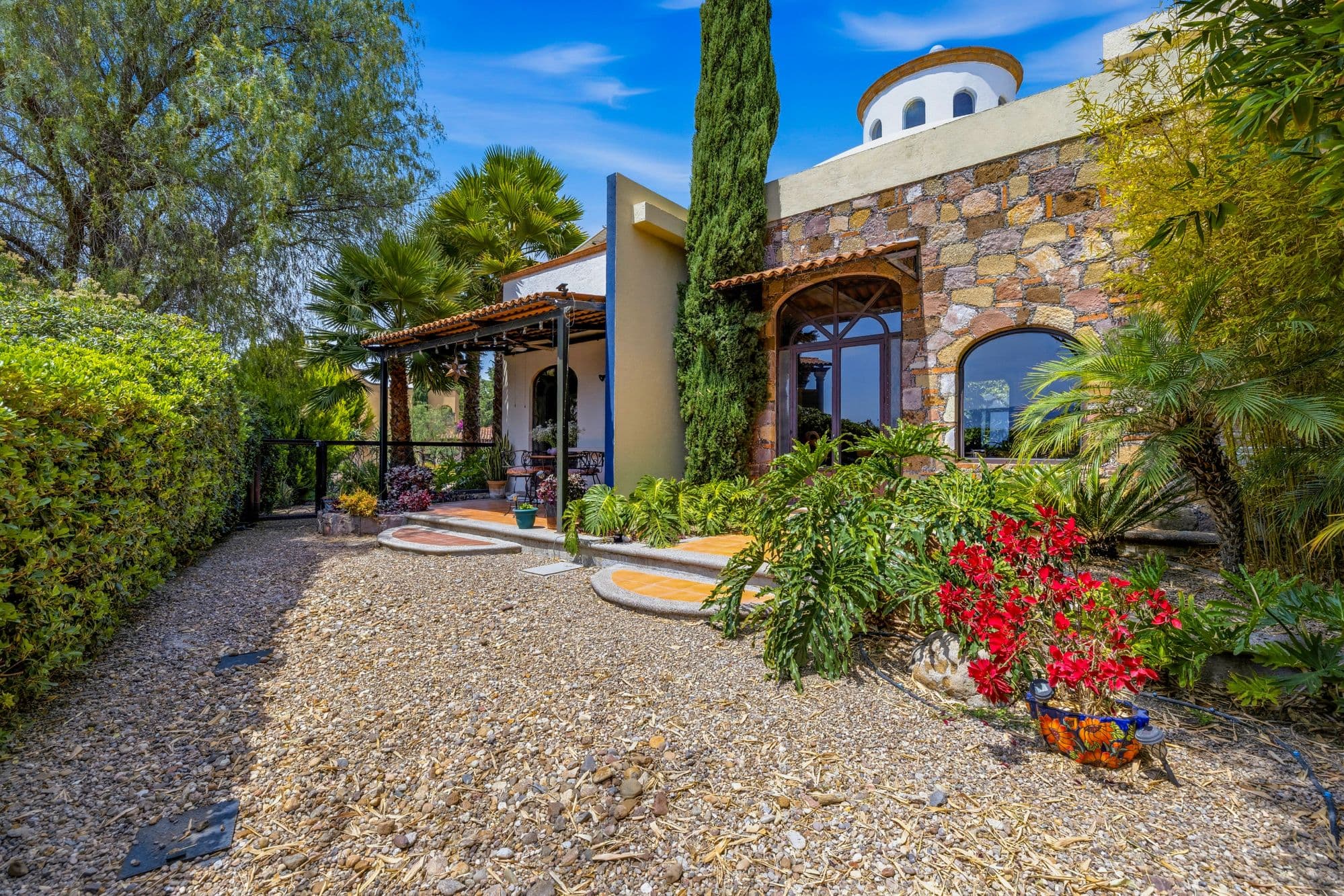 Casa Jardin Secreto — Los Labradores, San Miguel de Allende — photo 19 — charming courtyard with mediterranean architecture