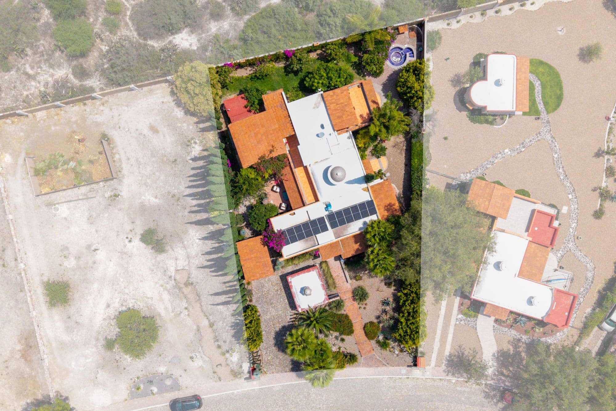 Casa Jardin Secreto — Los Labradores, San Miguel de Allende — photo 22 — lush garden oasis, solar-powered elegance