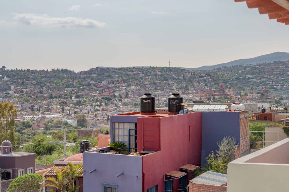 Duplex Fray Bartolome — Independencia, San Miguel de Allende — photo 14 — panoramic hilltop views, vibrant contemporary architecture