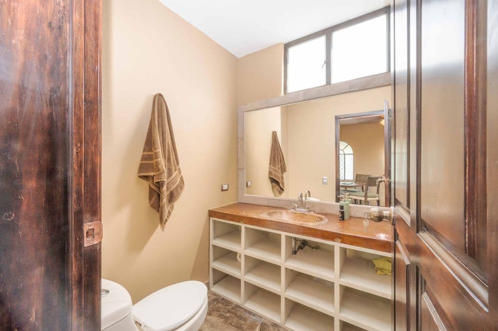 Duplex Fray Bartolome — Independencia, San Miguel de Allende — photo 9 — spa-like master bath, abundant natural light