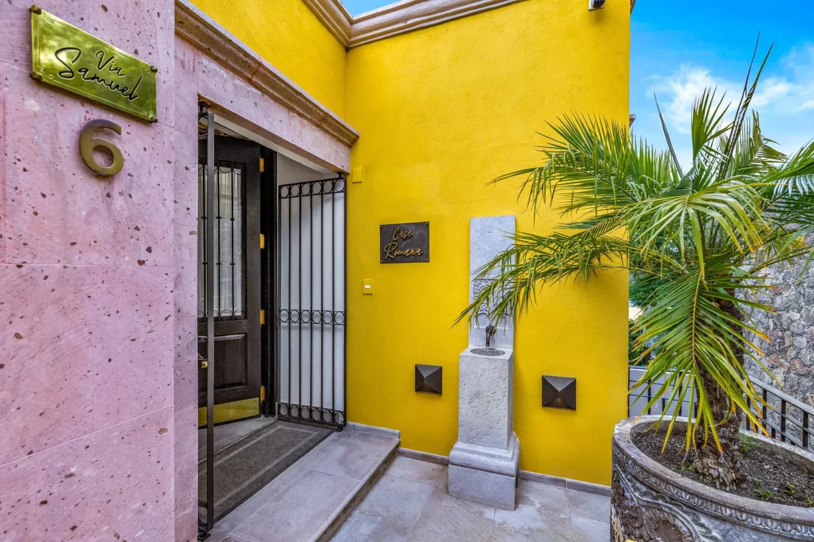 Casa Romana — Centro, San Miguel de Allende — photo 3 — vibrant entryway, tropical charm awaits
