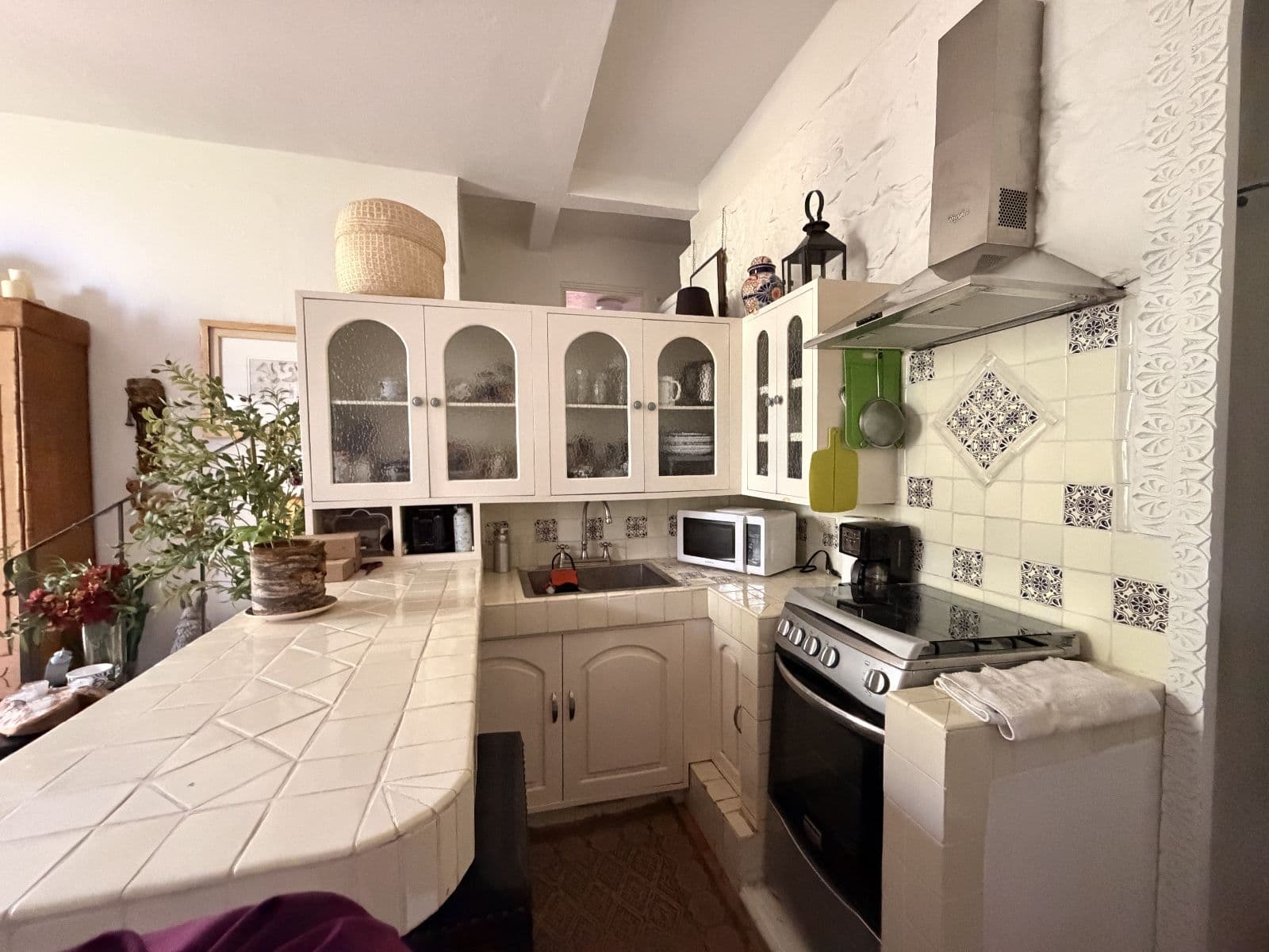 Molly Mellor — Centro, San Miguel de Allende — photo 7 — charming traditional kitchen with character