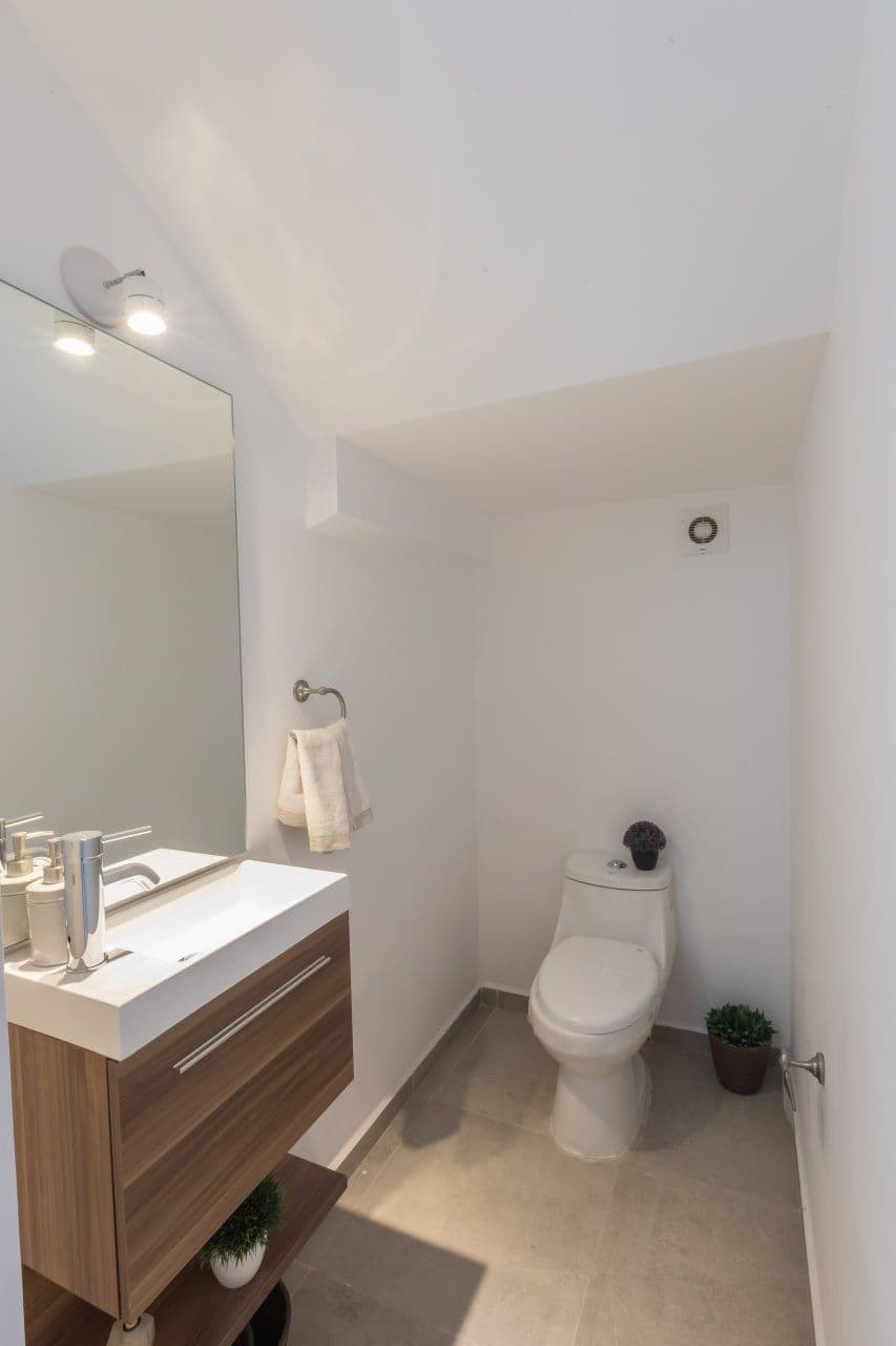 Oleo Picasso 8 — Zirándaro, San Miguel de Allende — photo 8 — spa-inspired contemporary bathroom elegance