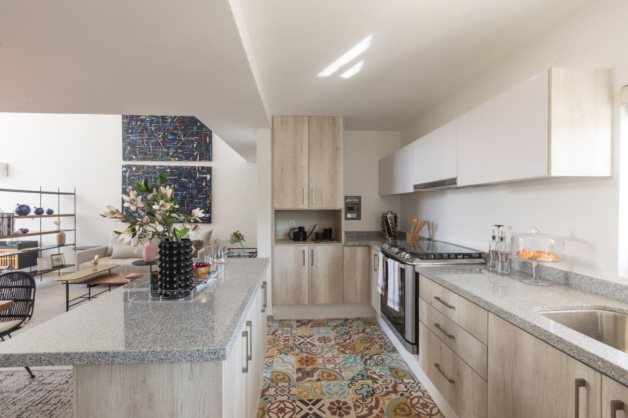 Oleo Picasso 8 — Zirándaro, San Miguel de Allende — photo 5 — contemporary kitchen, artisanal tile accents