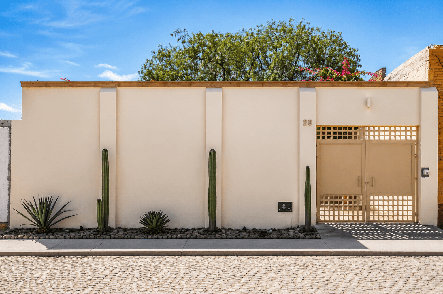 CASA BALCÓN A LA PARROQUIA — Lindavista, San Miguel de Allende — photo 4 — contemporary minimalist oasis, desert elegance