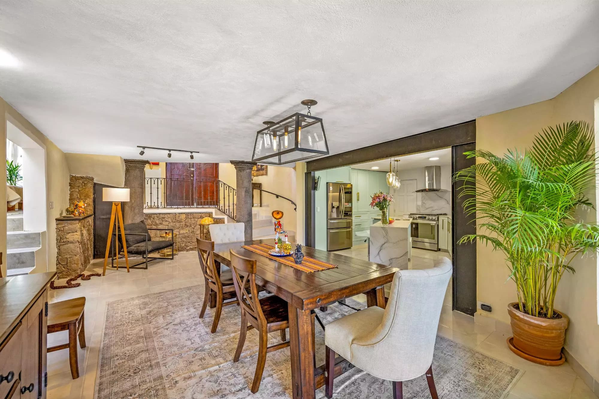 Casa Montitlan — Balcones, San Miguel de Allende — photo 4 — sophisticated open-concept living, seamlessly integrated