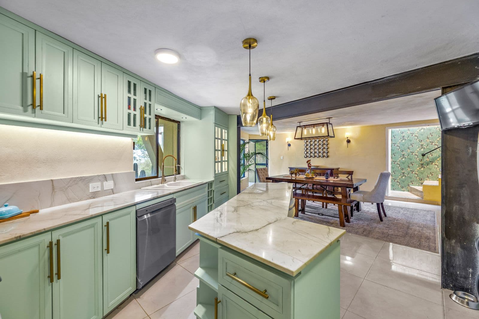Casa Montitlan — Balcones, San Miguel de Allende — photo 5 — sophisticated open-concept entertaining space