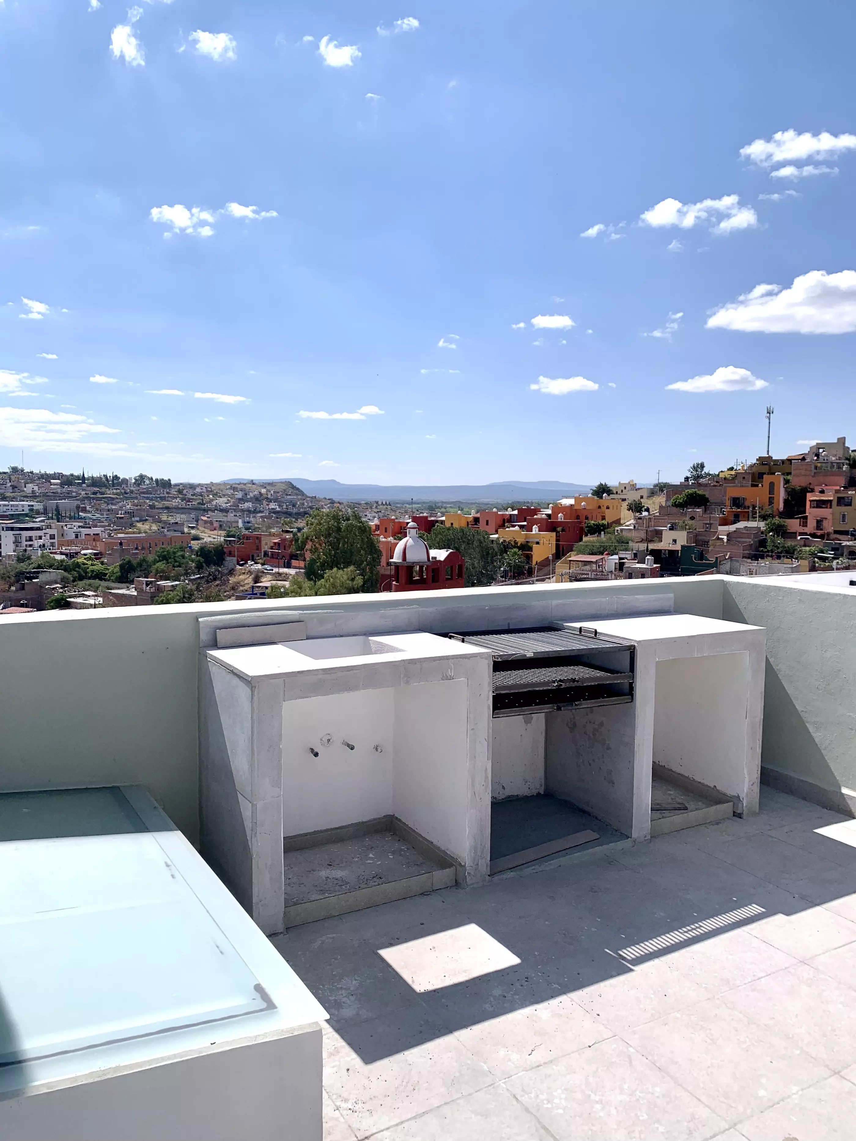 Casa San Carlos — San Rafael, San Miguel de Allende — photo 4 — panoramic rooftop entertaining space