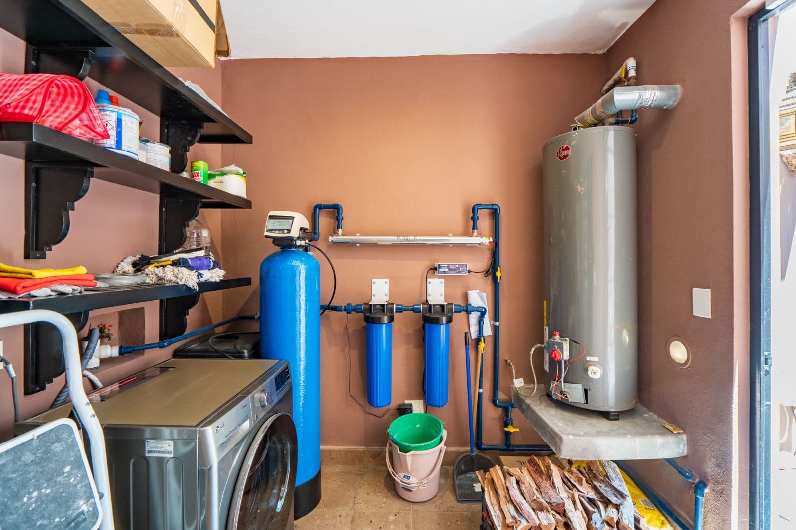 Casa Cielito Lindo — Guadalupe, San Miguel de Allende — photo 4 — efficient utility room, modern water systems