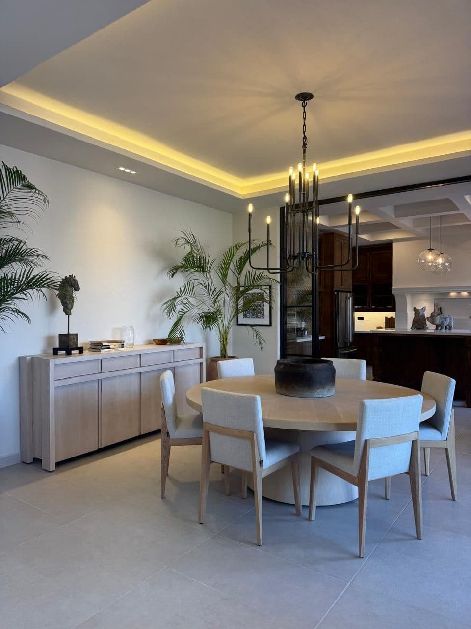 Casa Paulena — Balcones, San Miguel de Allende — photo 2 — sophisticated dining with ambient architectural elegance