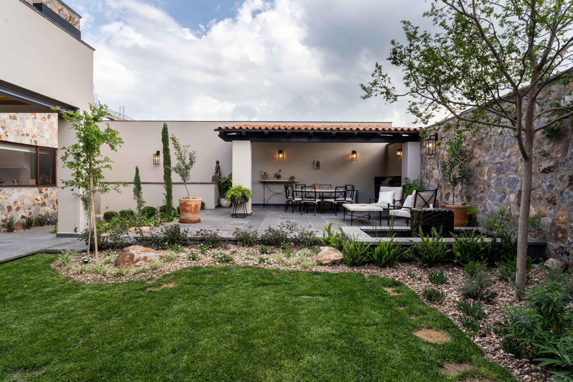Casa Paulena — Balcones, San Miguel de Allende — photo 38 — serene courtyard oasis with architectural charm