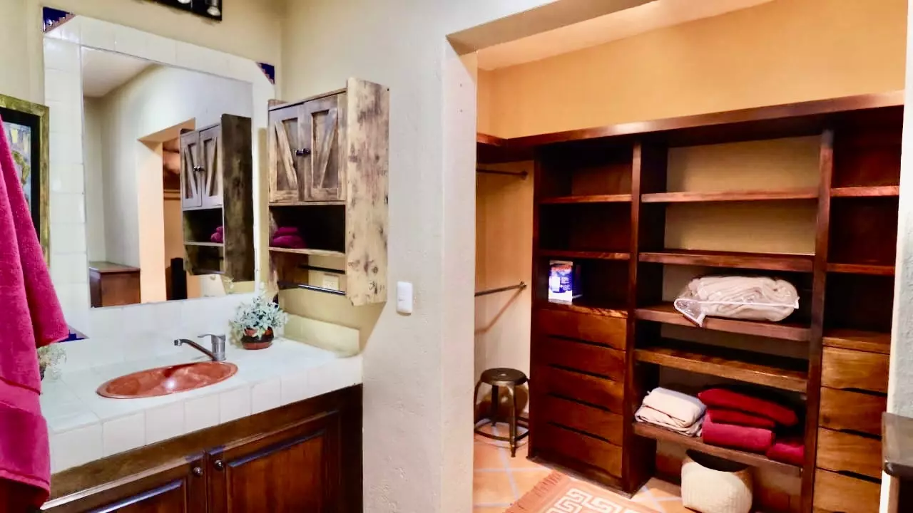 Casa Fortuna — Los Labradores, San Miguel de Allende — photo 9 — spa-inspired bathroom with walk-in closet