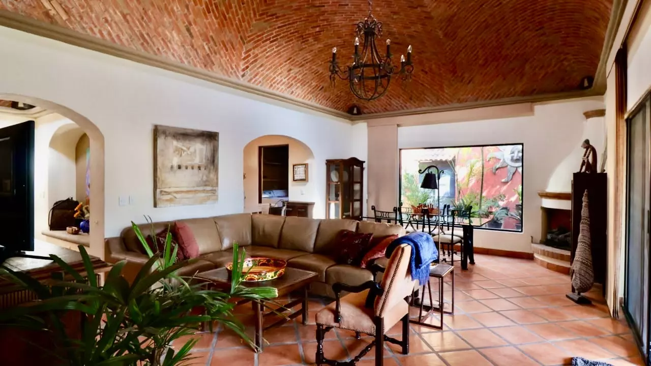 Casa Fortuna — Los Labradores, San Miguel de Allende — photo 5 — luminous colonial living, graceful archways, curated elegance