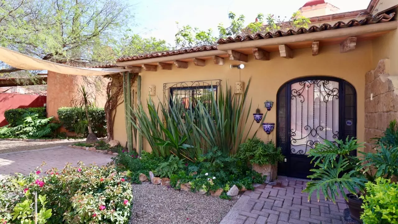 Casa Fortuna — Los Labradores, San Miguel de Allende — photo 2 — charming courtyard, authentic mexican architecture
