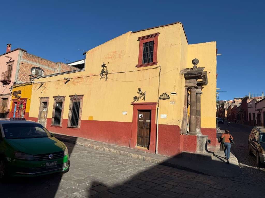 ESQUINA CENTRO HISTORICO — Centro, San Miguel de Allende — photo 2 — charming colonial facade, vibrant mexican character