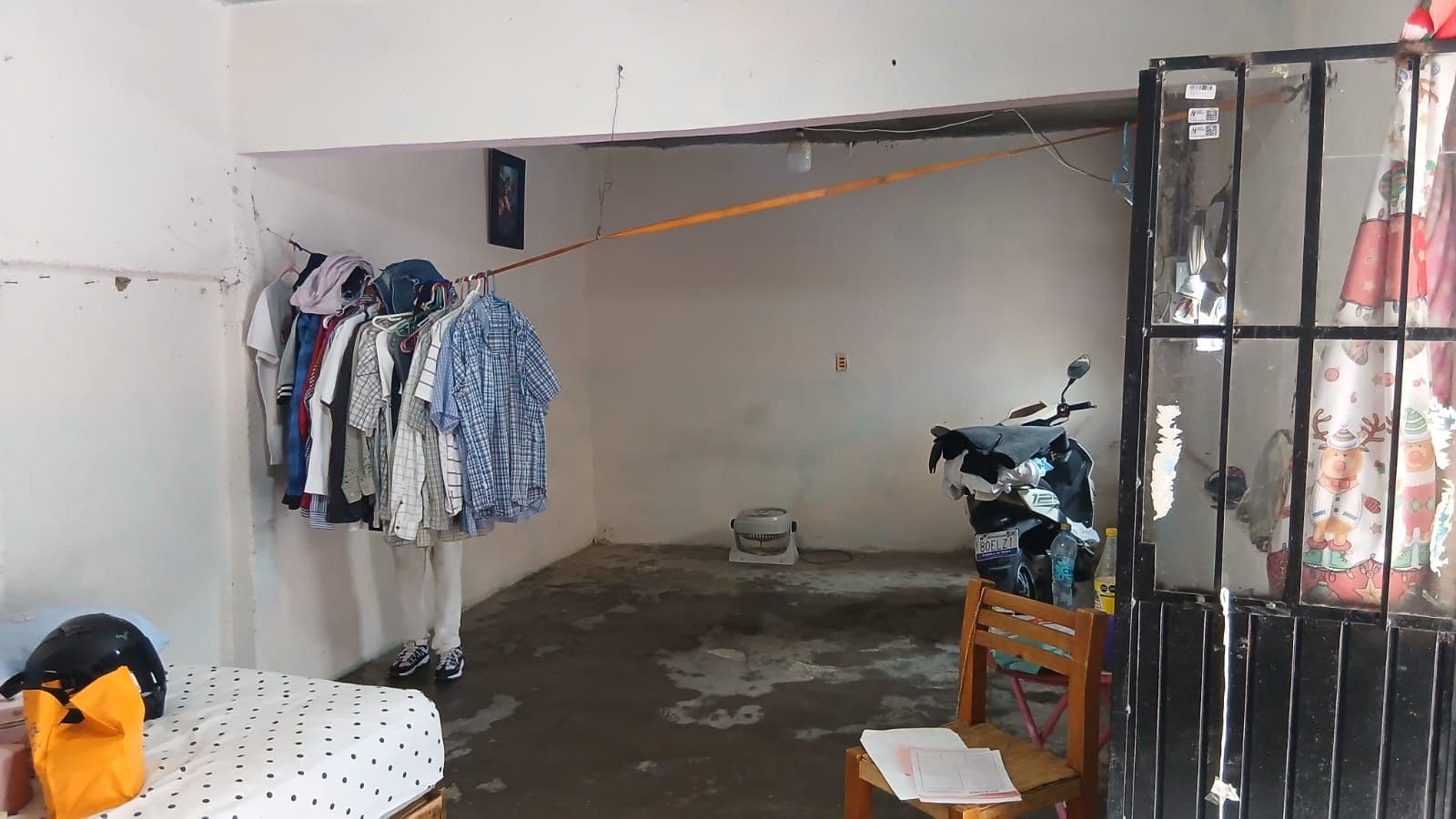 Fixer Upper Toro y Palmas — San Antonio, San Miguel de Allende — photo 6 — spacious bedroom with authentic character