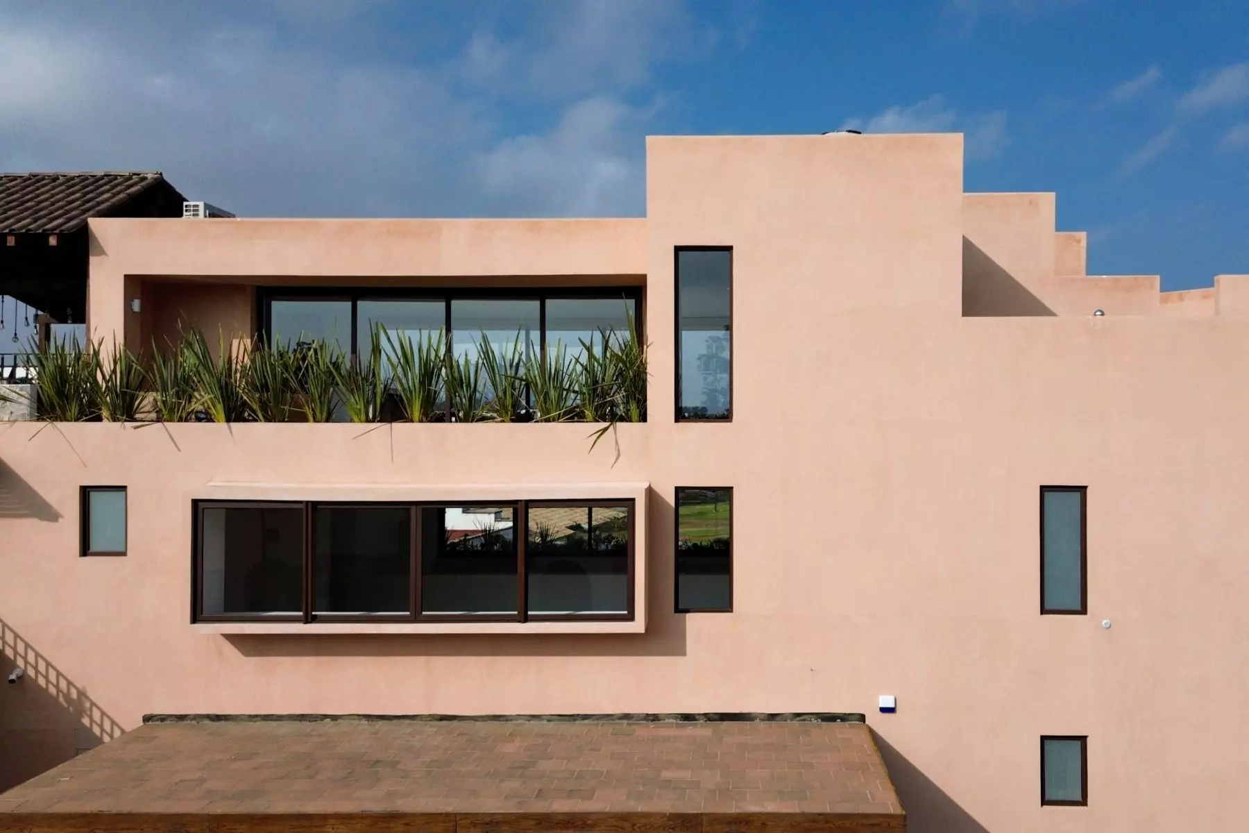 Casa Soñada — Zirándaro, San Miguel de Allende — photo 24 — contemporary architectural masterpiece, light-filled elegance