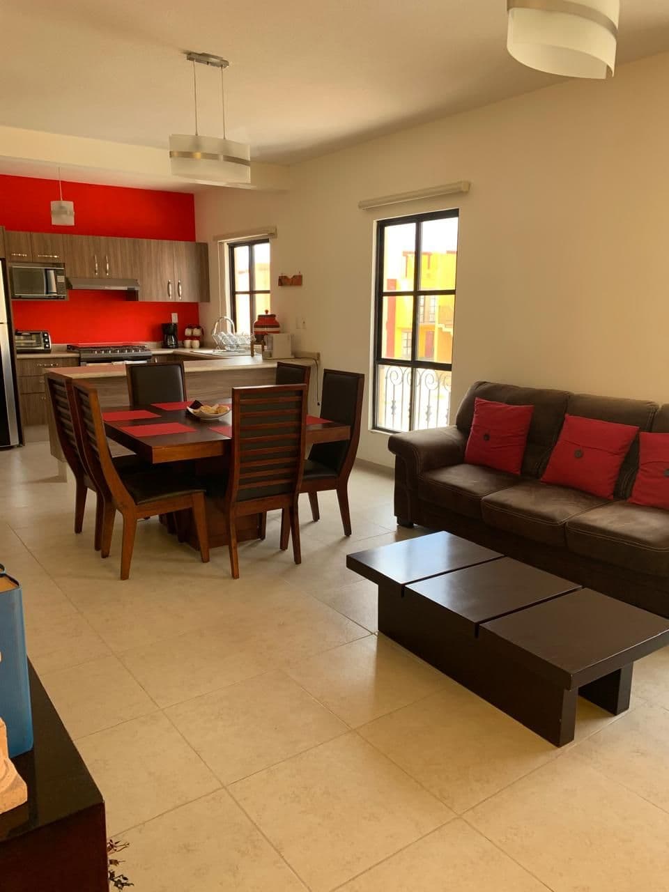 CASA EN CONDO LUNA — Zirándaro, San Miguel de Allende — photo 8 — bright open-plan living elegance awaits