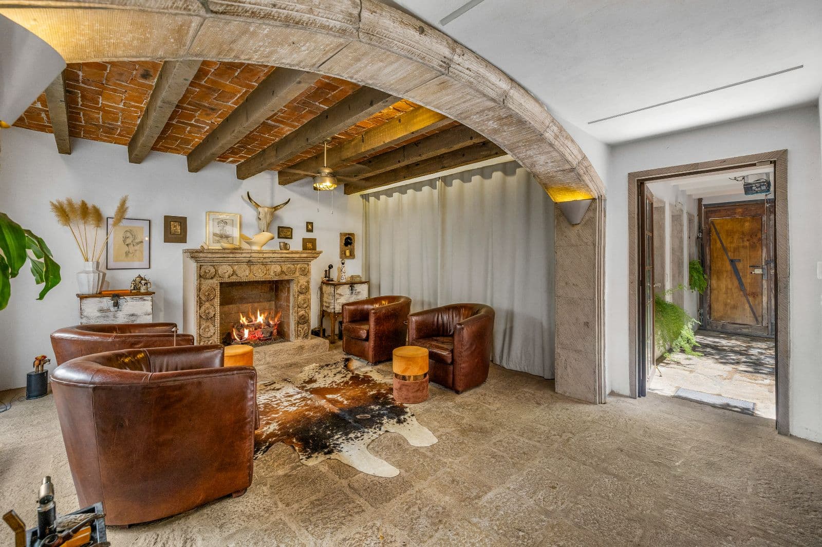 Casa Clae — Guadiana, San Miguel de Allende — photo 3 — rustic-chic living with soaring beams