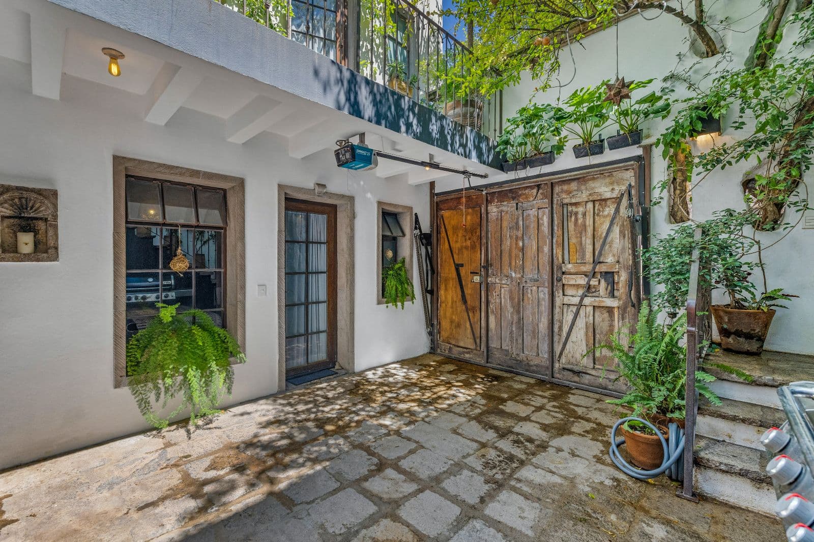 Casa Clae — Guadiana, San Miguel de Allende — photo 10 — charming courtyard, rustic character, verdant ambiance