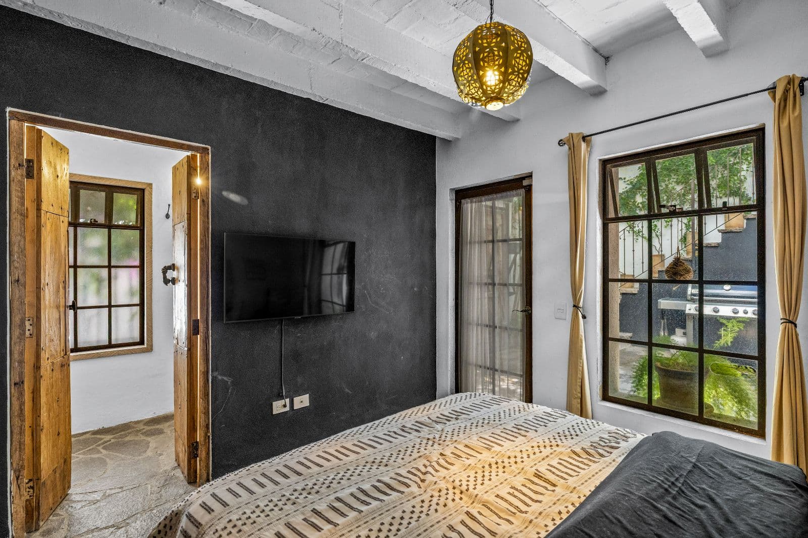 Casa Clae — Guadiana, San Miguel de Allende — photo 21 — sophisticated bedroom with exceptional natural light