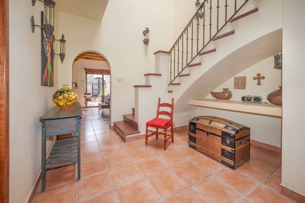 Casa Trueno — La Lejona, San Miguel de Allende — photo 5 — charming colonial entryway with authentic character
