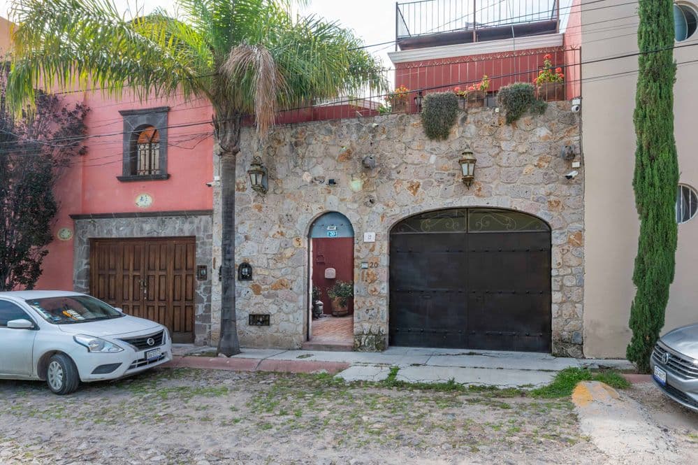 Casa Trueno — La Lejona, San Miguel de Allende — photo 26 — charming colonial stone facade, authentic character
