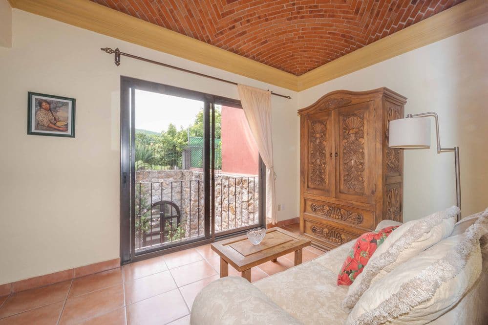 Casa Trueno — La Lejona, San Miguel de Allende — photo 14 — rustic elegance meets contemporary comfort