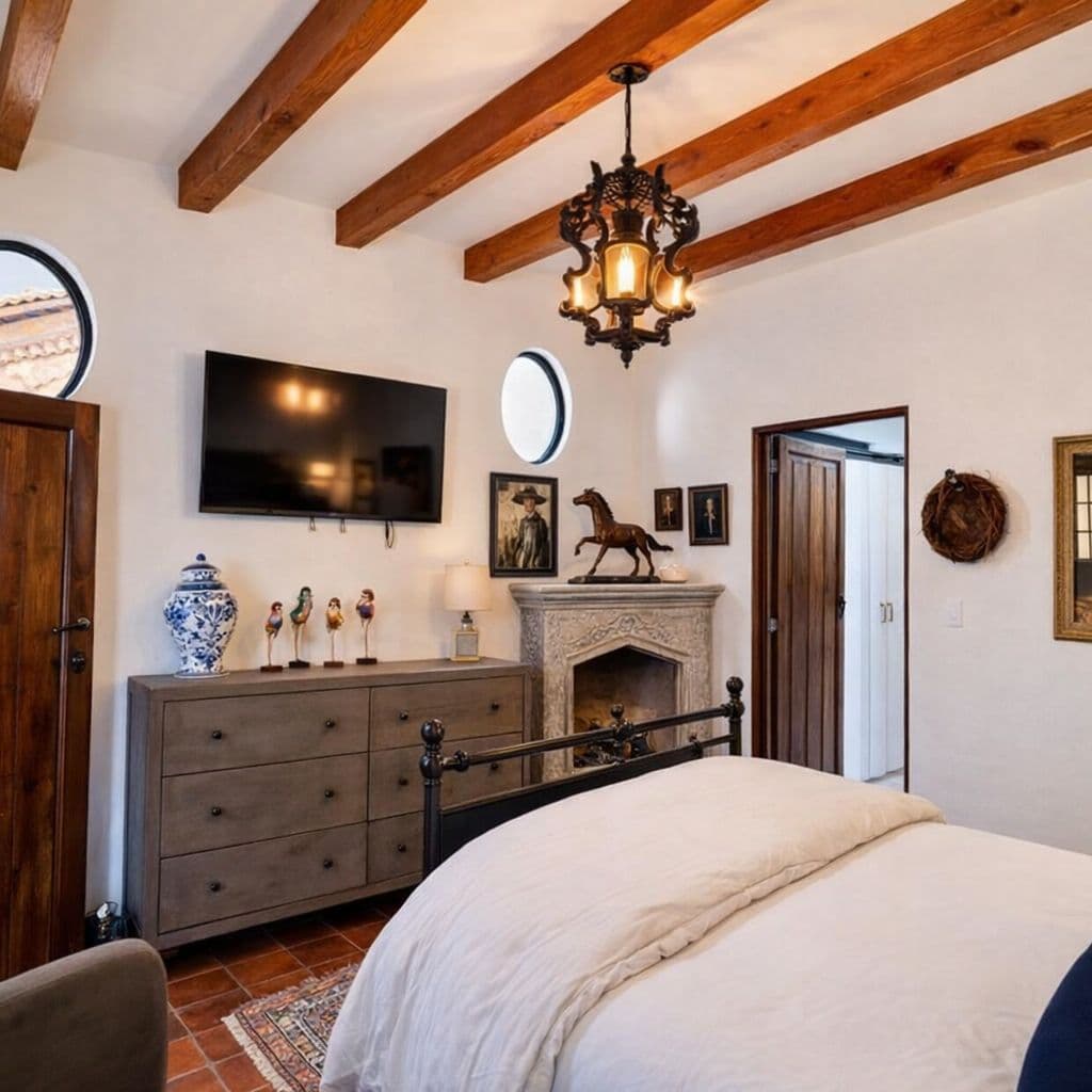 Casa de los Leones — San Miguel de Allende Centro, San Miguel de Allende — photo 15 — rustic charm meets refined elegance