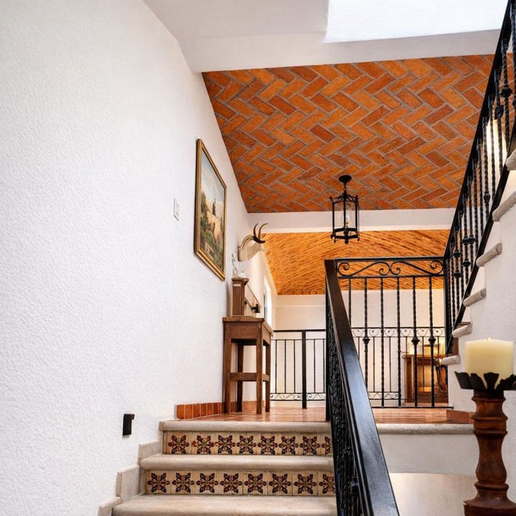 Casa de los Leones — San Miguel de Allende Centro, San Miguel de Allende — photo 19 — soaring brick vaults, colonial elegance
