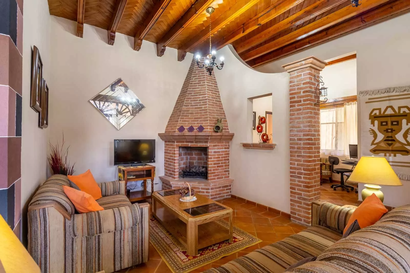 Agua Homes — Atascadero (Arcos de San Miguel), San Miguel de Allende — photo 8 — rustic elegance meets contemporary comfort