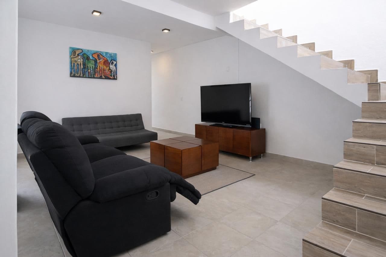 CASA DEL PUENTE DE UMARÁN — Centro, San Miguel de Allende — photo 12 — contemporary living with soaring architectural details