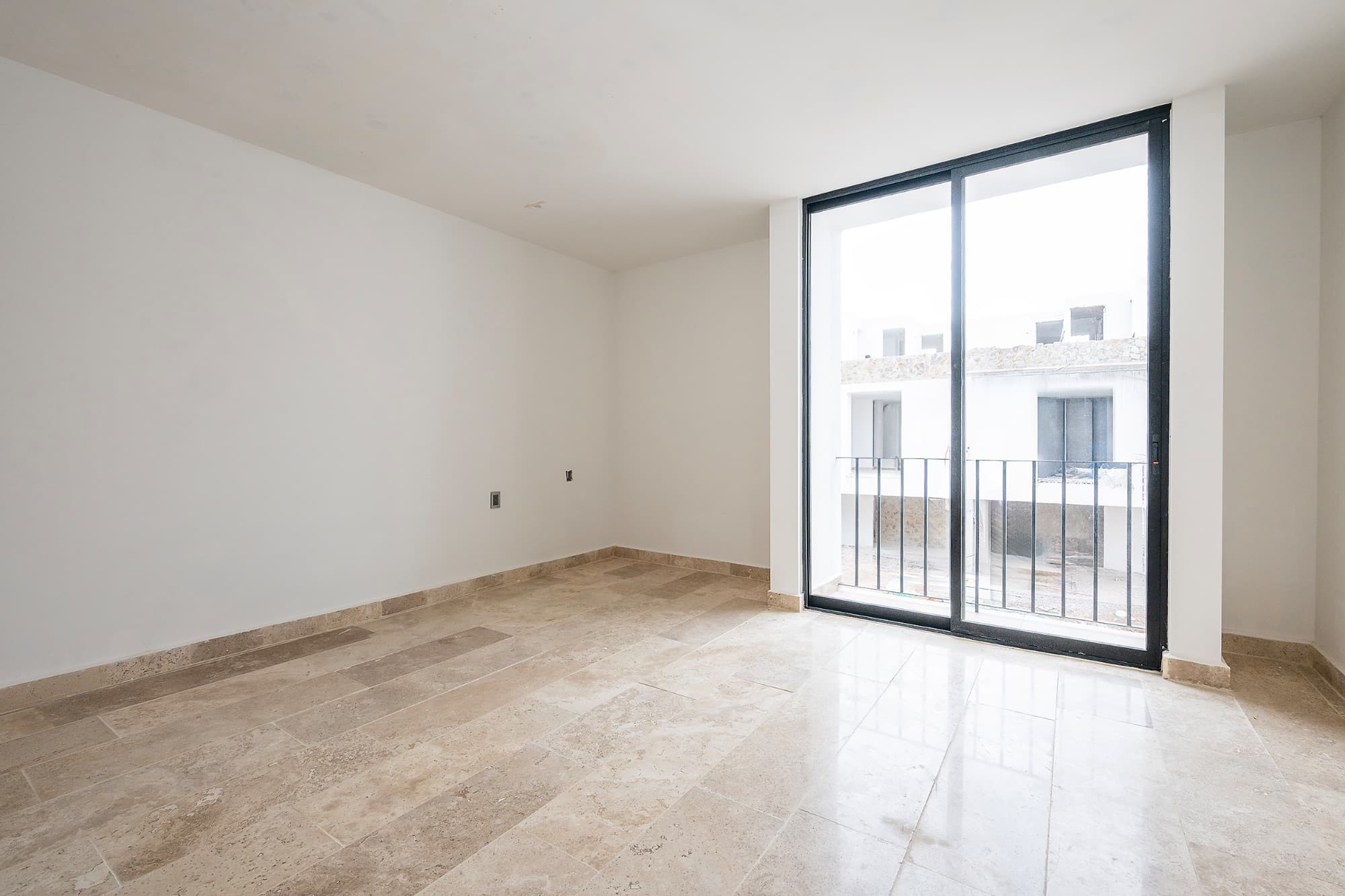 Rinconada del Pedregal / Modelo B — La Lejona, San Miguel de Allende — photo 10 — luminous space, panoramic terrace views