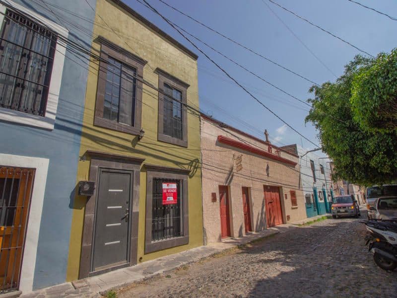 1952 Margarito Ledesma — San Miguel de Allende Centro, San Miguel de Allende — photo 3 — charming colonial street with vibrant character