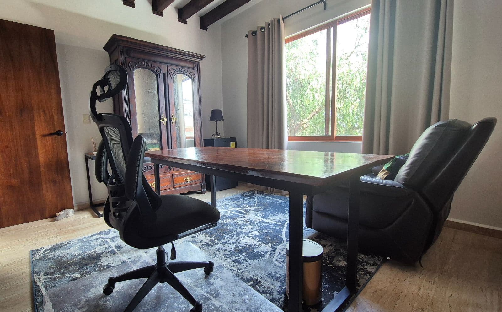 Casa de Llano — La Palmita, San Miguel de Allende — photo 12 — sophisticated home office, abundant natural light